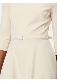 Rinascimento Sukienka koktajlowa CFC0127892003 Beżowy Regular Fit. Kolor: beżowy. Materiał: syntetyk. Styl: wizytowy #4