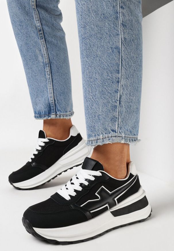 Born2be - Czarno-Białe Sneakersy na Grubej Podeszwie Annelise. Kolor: czarny. Materiał: jeans