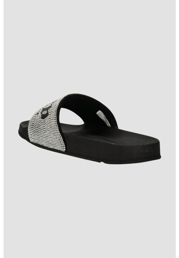Juicy Couture - JUICY COUTURE Czarne klapki Donna Diamante Slider. Kolor: czarny