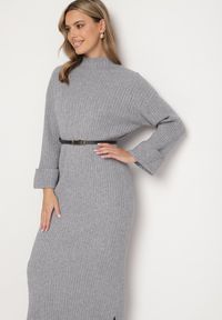 Born2be - Szara Sweterkowa Sukienka z Wiskozą i Wywiniętymi Rękawami Gebiga. Kolor: szary. Materiał: wiskoza. Sezon: zima. Styl: klasyczny #3