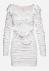 Born2be - Biała Sukienka Dopasowana z Naszywkami w Postaci Kwiatów i Marszczeniami oraz Wycięciami Jaleria. Kolor: biały. Wzór: aplikacja, kwiaty. Styl: elegancki #7