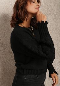 Renee - Czarny Sweter Callomela. Kolor: czarny. Materiał: jeans. Długość rękawa: długi rękaw. Długość: długie. Sezon: jesień, zima. Styl: klasyczny #2