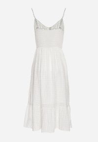 Born2be - Biała Sukienka Rozkloszowana na Ramiączkach z Guzikami z Wiskozą Efrinelle. Okazja: na co dzień. Typ kołnierza: dekolt w kształcie V. Kolor: biały. Materiał: wiskoza. Długość rękawa: na ramiączkach. Typ sukienki: rozkloszowane. Styl: casual, elegancki #4