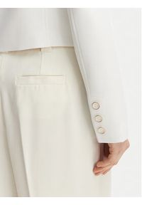 Guess Marynarka W6GN03 W1742 Biały Regular Fit. Kolor: biały. Materiał: syntetyk #4