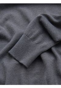 Ombre Clothing - Klasyczny sweter męski z wiskozą BASIC z okrągłym dekoltem – szary melanż V1. Okazja: na spotkanie biznesowe, do pracy, na co dzień. Kolor: szary. Materiał: wiskoza. Wzór: melanż. Styl: klasyczny #7