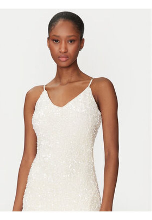 YAS Sukienka wieczorowa Mira 26036359 Biały Regular Fit. Kolor: biały. Materiał: syntetyk. Styl: wizytowy