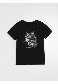 Sinsay - Bawełniana koszulka z nadrukiem - czarny. Kolor: czarny. Materiał: bawełna. Wzór: nadruk