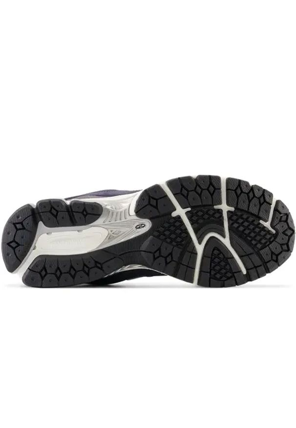 Sneakersy unisex New Balance M2002RSF. Okazja: na co dzień. Kolor: niebieski. Materiał: zamsz, skóra. Szerokość cholewki: normalna. Sezon: lato