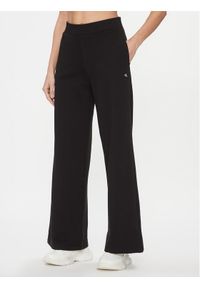 Calvin Klein Jeans Spodnie dresowe Ck Embro Badge Knit Pant J20J222597 Czarny Regular Fit. Kolor: czarny. Materiał: bawełna, dresówka
