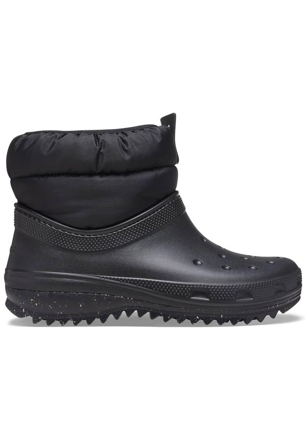 Crocs - Damskie buty Classic Neo Puff Shorty Boot. Kolor: czarny. Sezon: zima