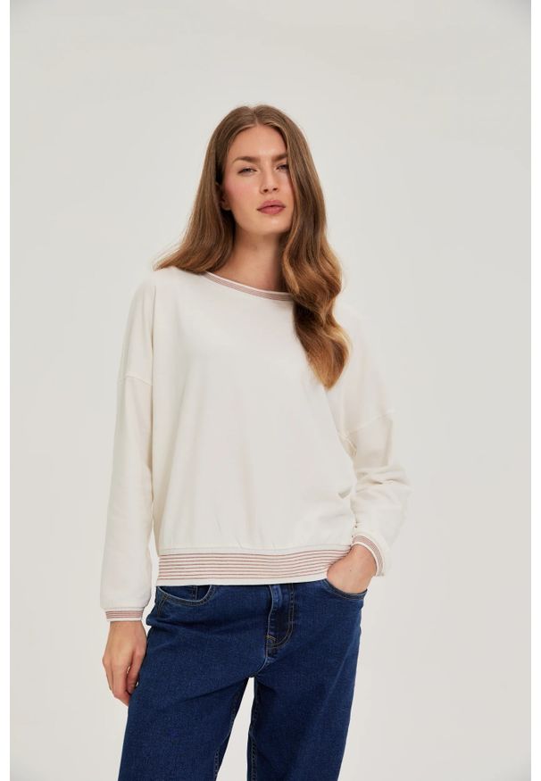MOODO - Bawełniana bluza beżowa. Kolor: beżowy. Materiał: bawełna