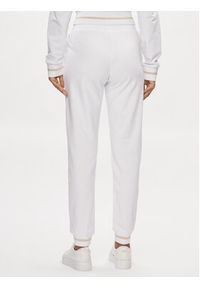 EA7 Emporio Armani Spodnie dresowe 8NTP67 TJTXZ 1100 Biały Regular Fit. Kolor: biały. Materiał: bawełna