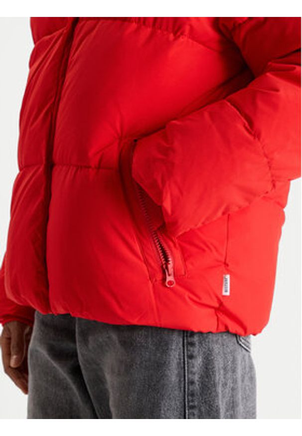 Mustang Kurtka zimowa Gillian 1016744 Czerwony Relaxed Fit. Kolor: czerwony. Materiał: syntetyk. Sezon: zima