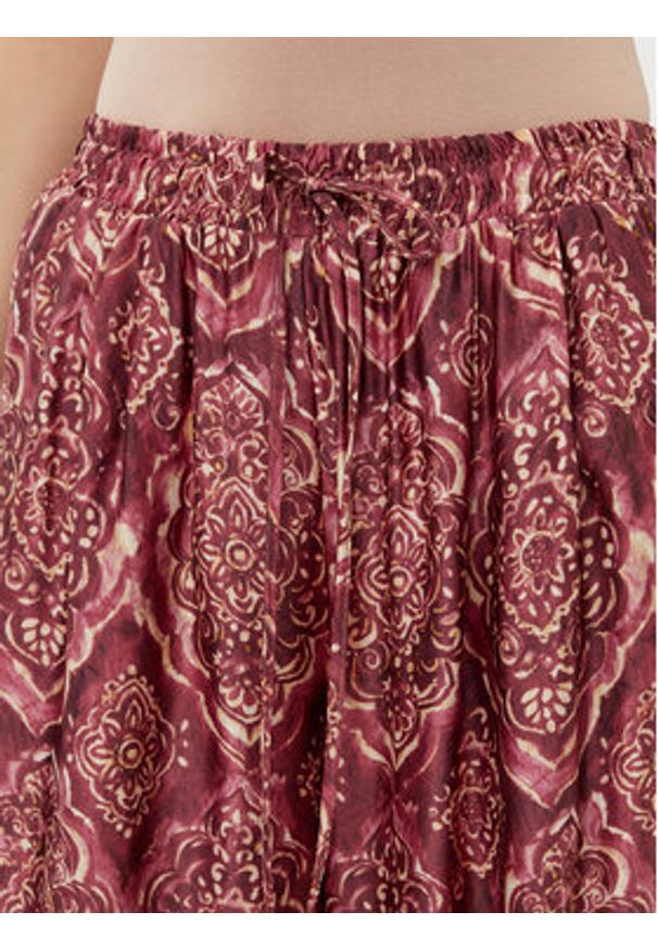 ViCOLO Spodnie materiałowe TD0666 Bordowy Relaxed Fit. Kolor: czerwony. Materiał: syntetyk