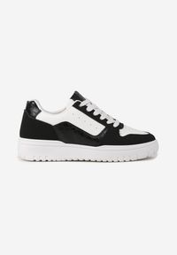 Renee - Biało-Czarne Sneakersy Ozdobione Perforacją i Geometrycznym Motywem Idariele. Okazja: na co dzień. Kolor: biały. Wzór: aplikacja, geometria #5