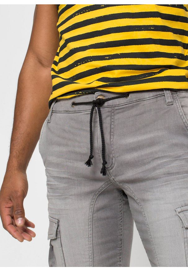 bonprix - Bermudy dżinsowe ze stretchem Regular Fit. Kolor: szary