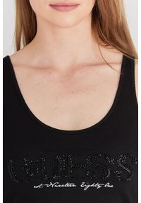 Guess - GUESS Czarny top damski z logo z koralików, Rozmiar XS. Kolor: czarny. Materiał: prążkowany, bawełna. Wzór: nadruk #4