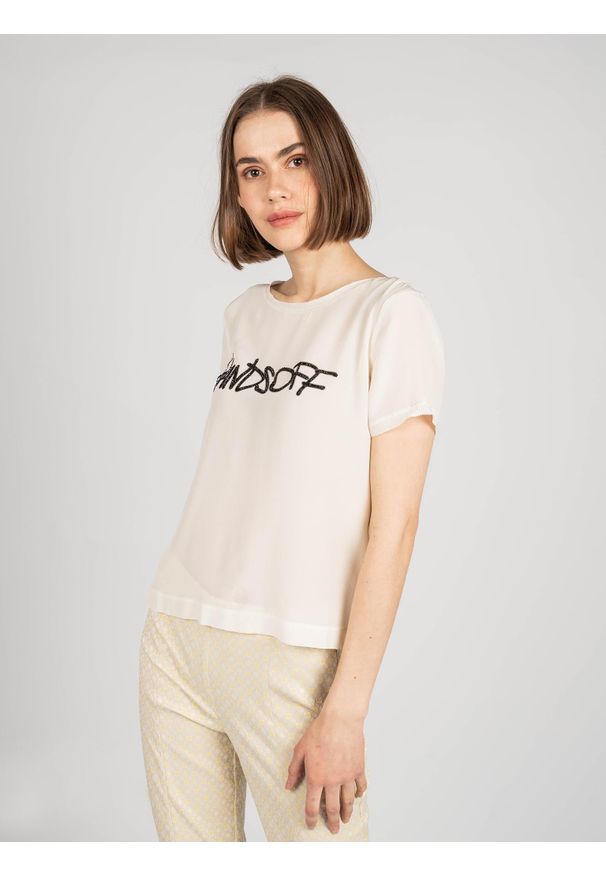 Patrizia Pepe T-shirt "Silk Top" | 8J0853/A5H9A | Kobieta | Biały. Okazja: na co dzień. Kolor: biały. Materiał: jedwab. Długość rękawa: krótki rękaw. Długość: krótkie. Wzór: nadruk, aplikacja. Styl: casual