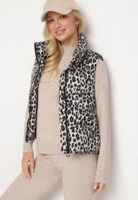 Born2be - Szara Pikowana Panterkowa Kamizelka Merianas. Okazja: na co dzień, na spacer. Typ kołnierza: golf. Kolor: szary. Materiał: skóra. Wzór: aplikacja. Styl: casual, elegancki, sportowy, klasyczny #6