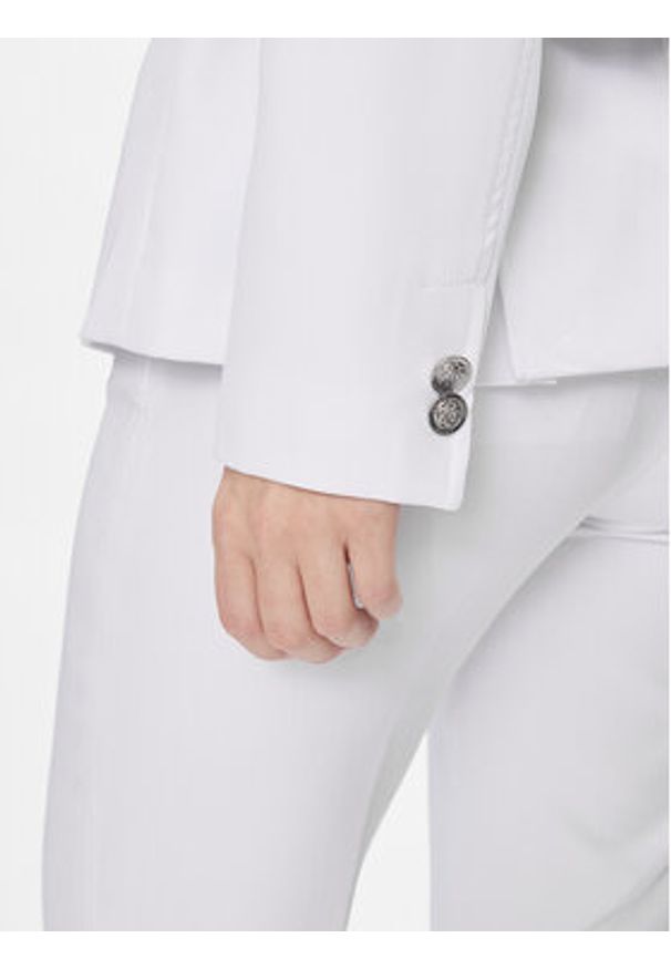 Guess Marynarka Amanda W4RN41 WFWX2 Biały Regular Fit. Kolor: biały. Materiał: syntetyk