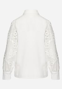 Born2be - Biała Koszula z Ażurowymi Rękawami Tureia. Kolor: biały. Wzór: ażurowy. Styl: elegancki #7