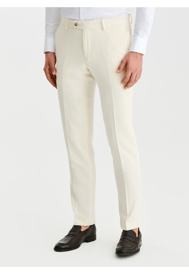 Pako Lorente - PAKO LORENTE - Beżowe spodnie ganiturowe z lnem. Kolor: beżowy. Materiał: len. Wzór: gładki. Sezon: wiosna, lato
