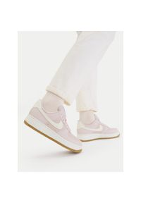 Sneakersy Nike. Kolor: fioletowy. Model: Nike Air Force #1