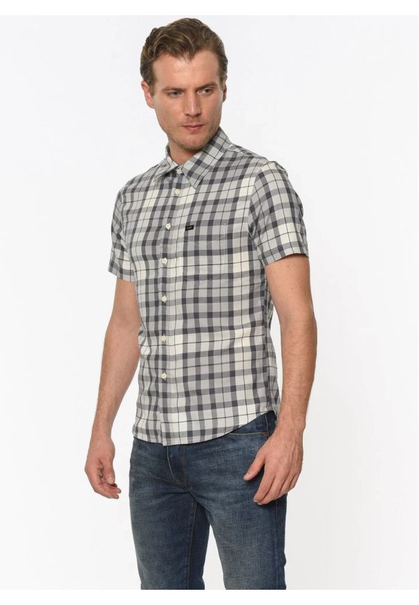 Lee - LEE SS SHIRT MĘSKA KOSZULA KRÓTKI RĘKAW ALLOY GREY L875JPJB. Długość rękawa: krótki rękaw. Długość: krótkie