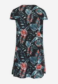 Born2be - Czarna Trapezowa Sukienka Midi z Krótkimi Rękawami w Kwiaty Alyana. Kolor: czarny. Długość rękawa: krótki rękaw. Wzór: kwiaty. Typ sukienki: trapezowe. Długość: midi #2