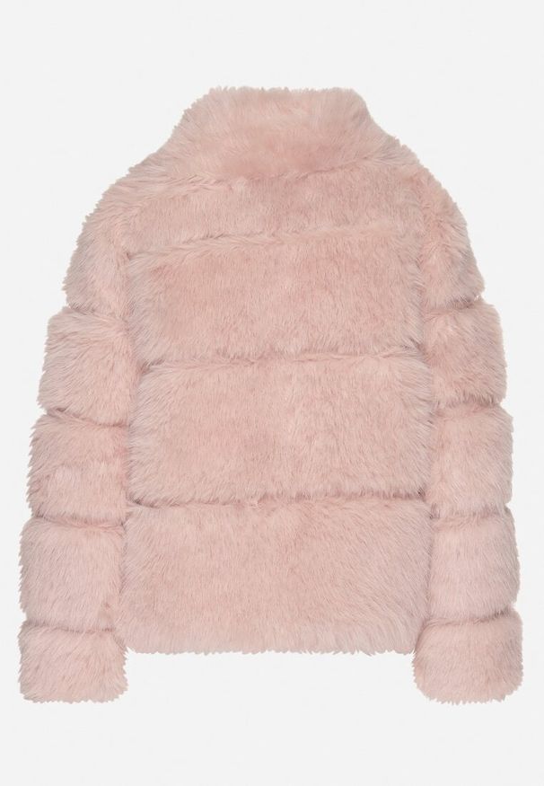 Born2be - Różowa Futrzana Kurtka z Eleganckim Kołnierzem i Pikowanymi Przeszyciami Sinttiae. Kolor: różowy. Materiał: futro. Sezon: zima. Styl: elegancki