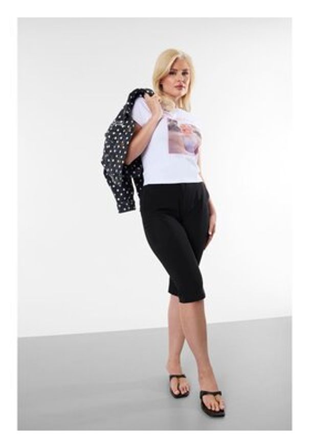 Guess T-Shirt 182690 Biały Classic Fit. Kolor: biały