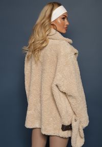 Renee - Jasnobeżowa Dwurzędowa Kurtka Futerkowy Płaszcz z Dodatkowymi Rękawiczkami Hetirra. Okazja: na co dzień, na spacer. Kolor: beżowy. Materiał: jeans. Styl: elegancki, casual #5