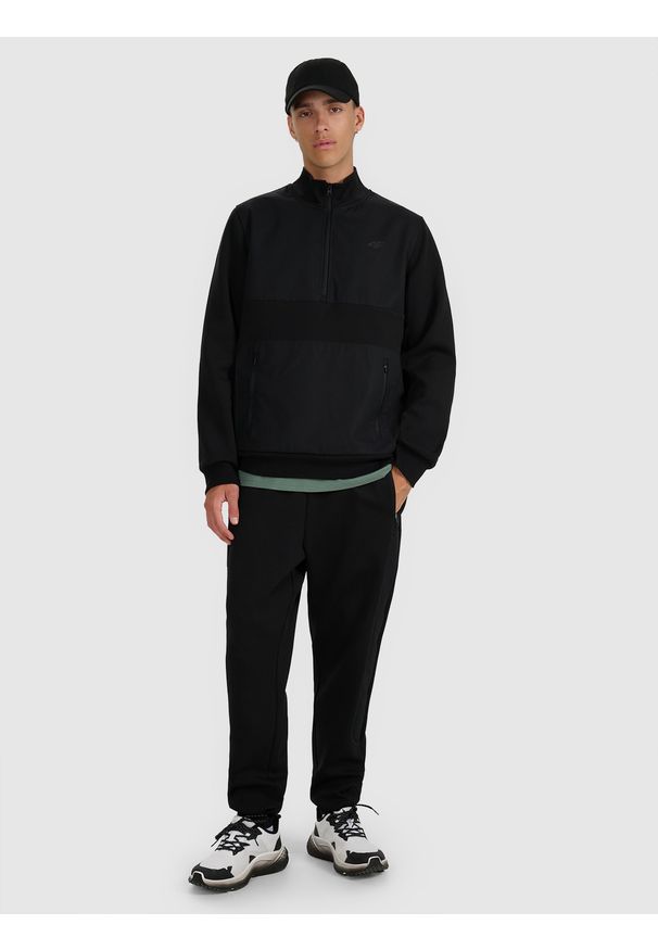 4f - 4F Bluza dresowa nierozpinana bez kaptura męska - czarna S. Okazja: na co dzień. Typ kołnierza: bez kaptura. Kolor: czarny. Materiał: dresówka. Styl: casual