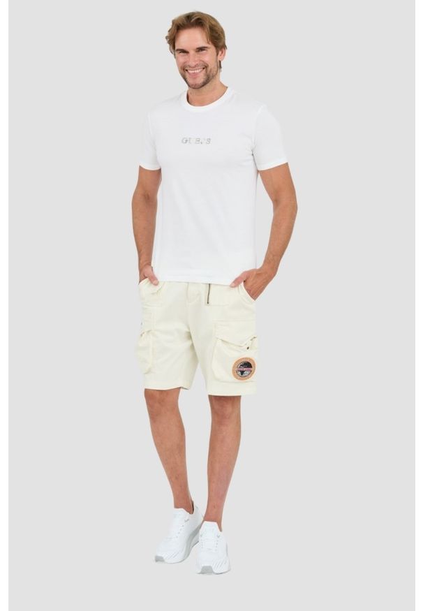 Guess - GUESS Biały męski t-shirt bawełniany z haftowanym logo, Rozmiar XL. Kolor: biały. Materiał: bawełna. Wzór: haft