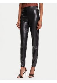 Guess Spodnie z imitacji skóry New Prescilla Petite W4BB18 WGIK0 Czarny Slim Fit. Kolekcja: petite. Kolor: czarny. Materiał: syntetyk #1
