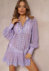 Renee - Fioletowa Koronkowa Tunika Pudełkowa z Falbaną Nawal. Typ kołnierza: kołnierzyk stójkowy. Kolor: fioletowy. Materiał: koronka. Wzór: aplikacja. Styl: boho