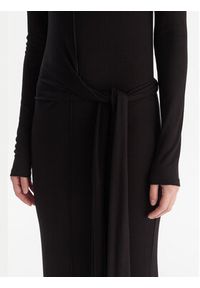 Patrizia Pepe Sukienka dzianinowa 2A2958 J337 Czarny Regular Fit. Kolor: czarny. Materiał: wiskoza