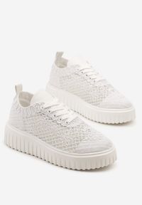 Born2be - Białe Ażurowe Sneakersy Vices na Grubej Podeszwie z Tłoczeniem Luminise. Okazja: na co dzień. Kolor: biały. Wzór: ażurowy #4