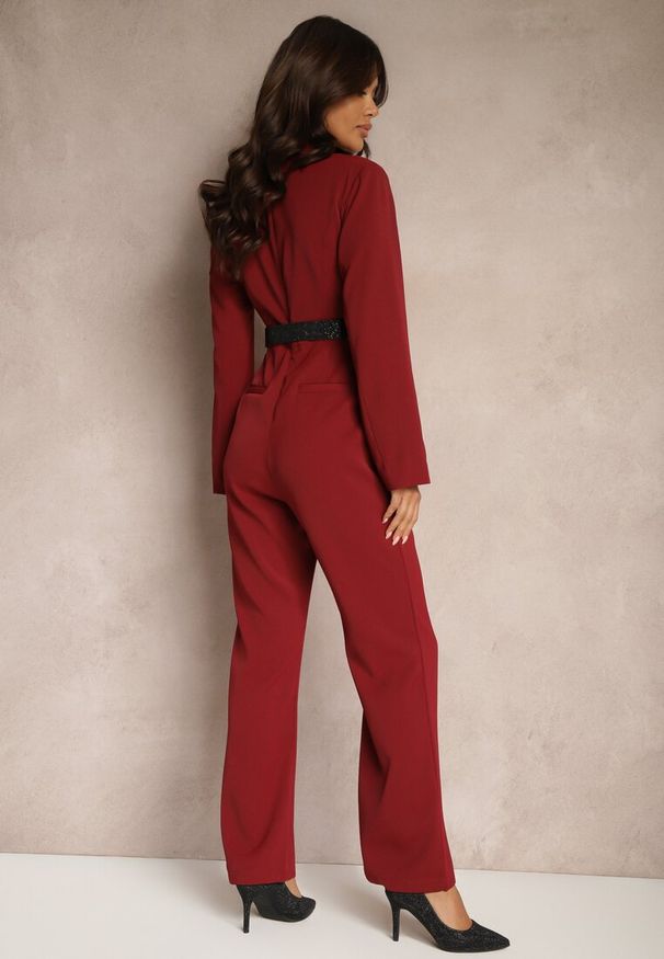 Renee - Bordowy Taliowany Kombinezon w Eleganckim Stylu z Szerokimi Nogawkami Etallina. Okazja: na spotkanie biznesowe. Kolor: czerwony. Długość: długie. Styl: elegancki