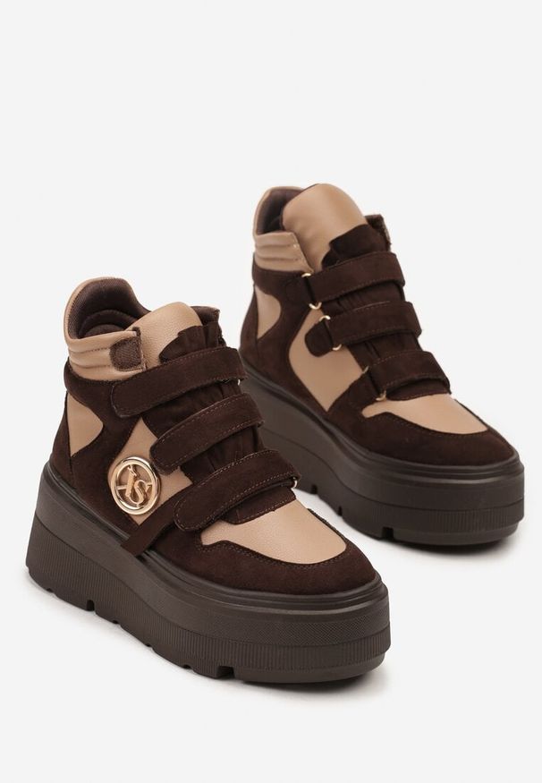 Born2be - Beżowo-Brązowe Botki Vices w Stylu Sneakersów na Platformie Afirriva. Okazja: na co dzień. Zapięcie: rzepy. Kolor: beżowy. Materiał: jeans. Wzór: aplikacja. Obcas: na platformie. Wysokość obcasa: średni