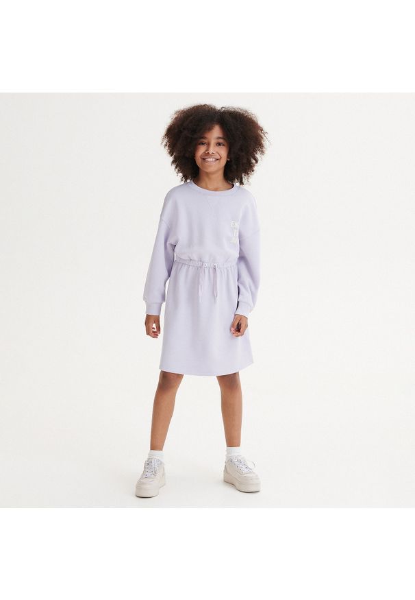 Reserved - Dresowa sukienka - Fioletowy. Kolor: fioletowy. Materiał: dresówka