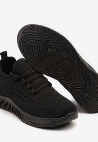 Born2be - Czarne Buty Sportowe Sneakersy z Siateczkowego Materiału na Tłoczonej Podeszwie Ralloti. Okazja: na co dzień, na spacer. Nosek buta: okrągły. Zapięcie: sznurówki. Kolor: czarny. Materiał: materiał. Sport: turystyka piesza #6