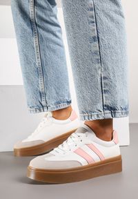 Renee - Biało-Różowe Sneakersy na Kauczukowej Podeszwie Ozdobione Paskami Nilimea. Okazja: na co dzień. Zapięcie: pasek. Kolor: biały. Materiał: kauczuk. Wzór: aplikacja #4