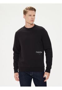Calvin Klein Bluza Off Placement K10K113095 Czarny Regular Fit. Kolor: czarny. Materiał: bawełna