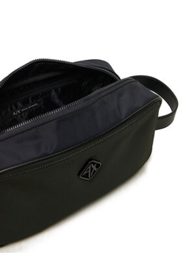 Armani Exchange Kosmetyczka XM000108 AF12099 MB066 Czarny. Kolor: czarny. Materiał: skóra