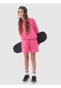 4f - 4F Spodenki dresowe dziewczęce - różowe 122 (6-7 lat). Kolor: różowy. Materiał: dresówka. Długość: krótkie. Wzór: ze splotem, gładki. Sezon: lato #1