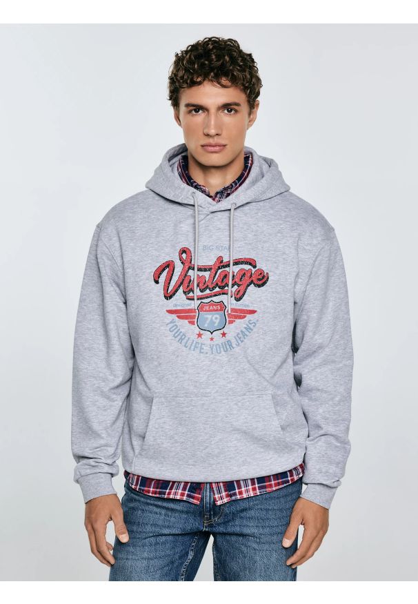 Big-Star - Bluza męska z kapturem z nadrukiem szara Luka 901. Okazja: na co dzień. Typ kołnierza: kaptur. Kolor: szary. Materiał: dzianina. Wzór: nadruk. Styl: klasyczny, elegancki, sportowy, casual