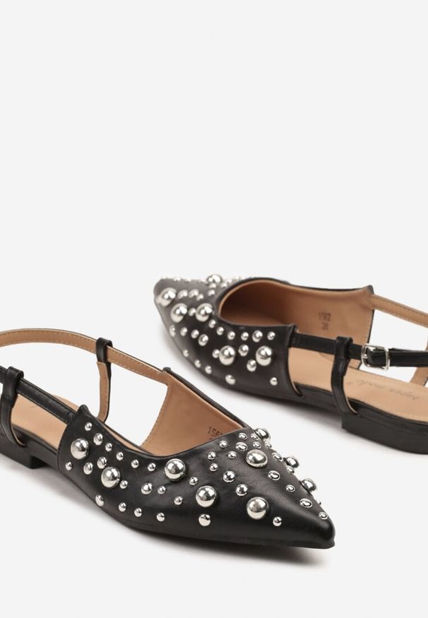 Renee - Czarne Sandały Typu Slingback z Ozdobami 3D Lisatria. Okazja: na imprezę, na co dzień. Zapięcie: sprzączka. Kolor: czarny. Materiał: jeans. Wzór: aplikacja. Styl: casual, klasyczny, elegancki