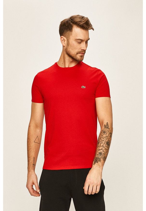 Lacoste - T-shirt. Okazja: na co dzień. Kolor: czerwony. Materiał: dzianina. Styl: casual