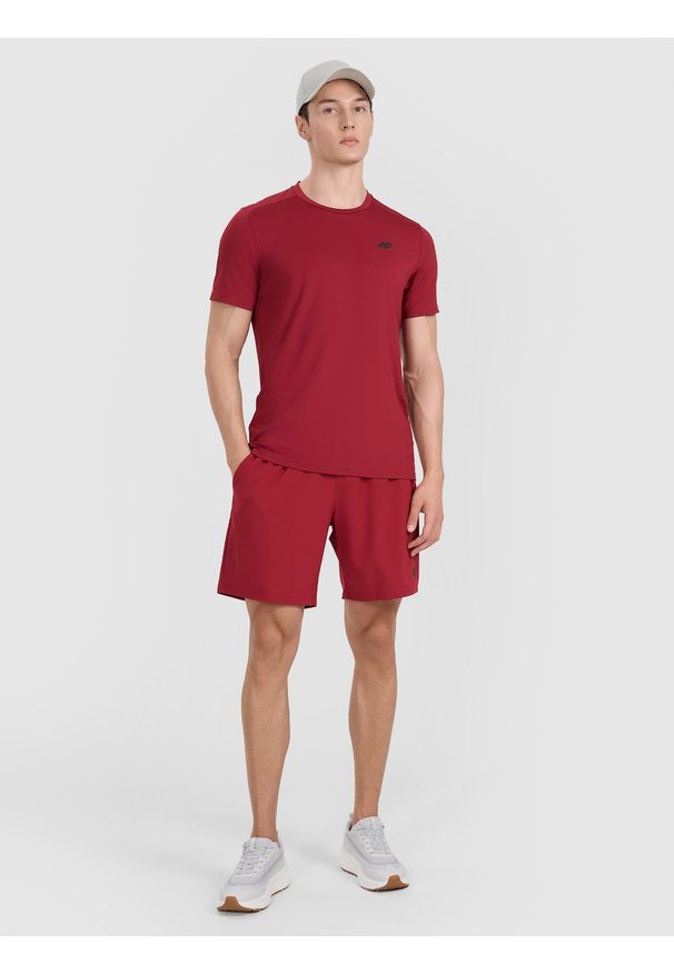 4f - 4F Spodenki treningowe szybkoschnące męskie - czerwone L. Kolor: czerwony. Materiał: dzianina, elastan, włókno, syntetyk, materiał, poliester. Długość: krótkie. Wzór: gładki, ze splotem. Sport: fitness